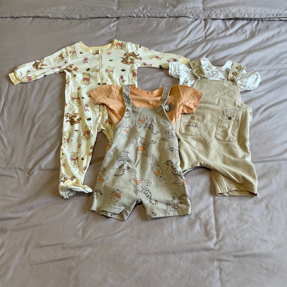 *SOLD*Small Disney Winnie the Pooh Lot